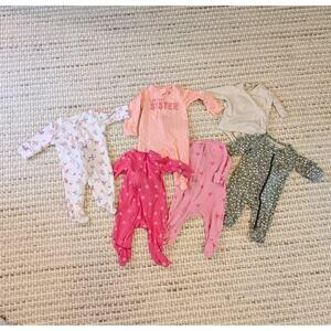 Lot of 5 Baby Girl Sleepers and onesie 0-3 months